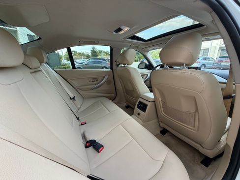 Used 2014 BMW 320i Sedan RWD image 18