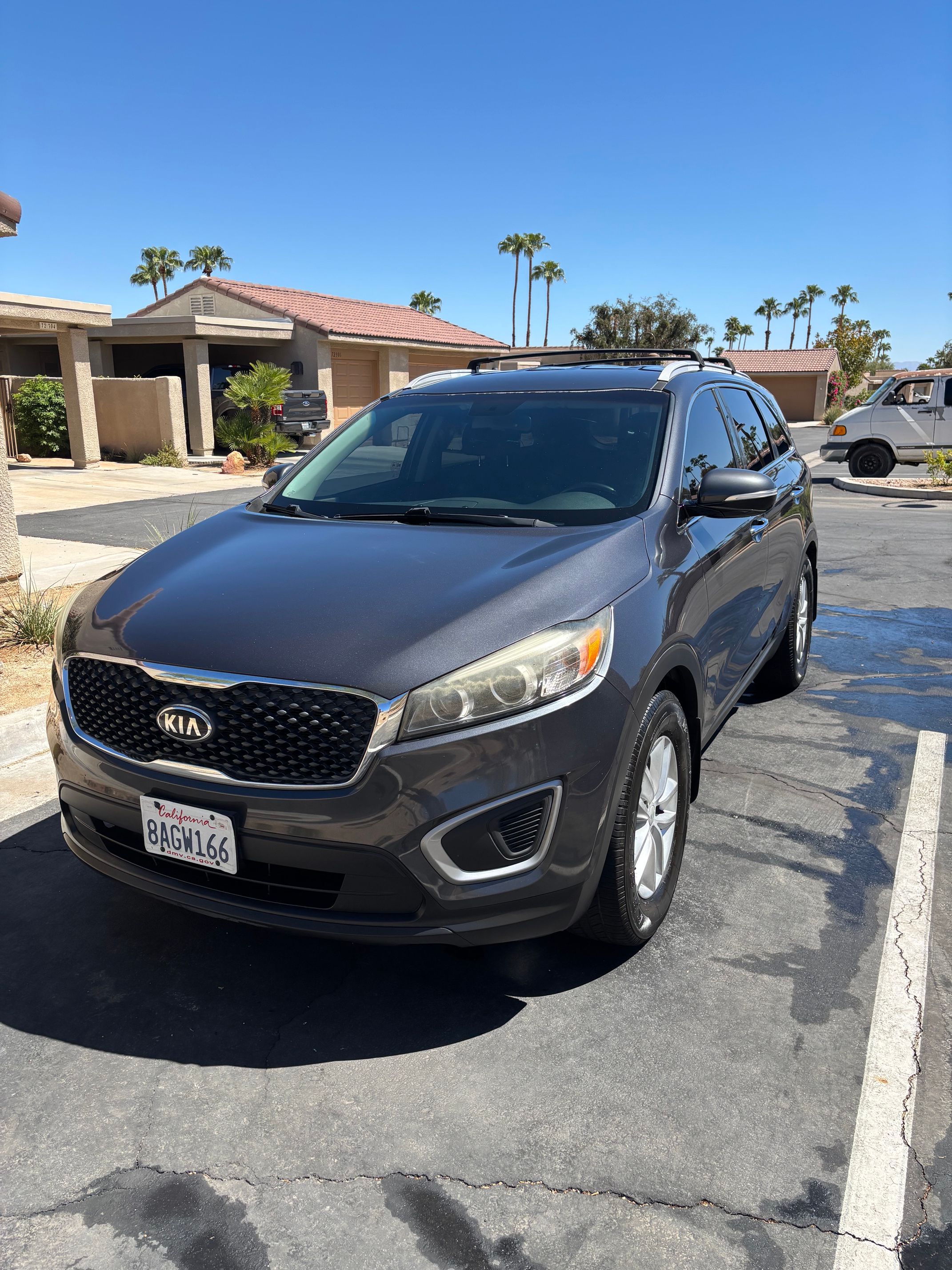 Used 2018 Kia Sorento FWD image 2