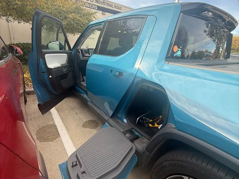 Used 2022 Rivian R1T Launch Edition image 13