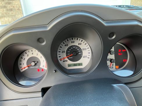 Used 2004 Nissan Frontier XE Desert Runner w/ (BGP) Basic Gear Pkg AWD/4WD image 8