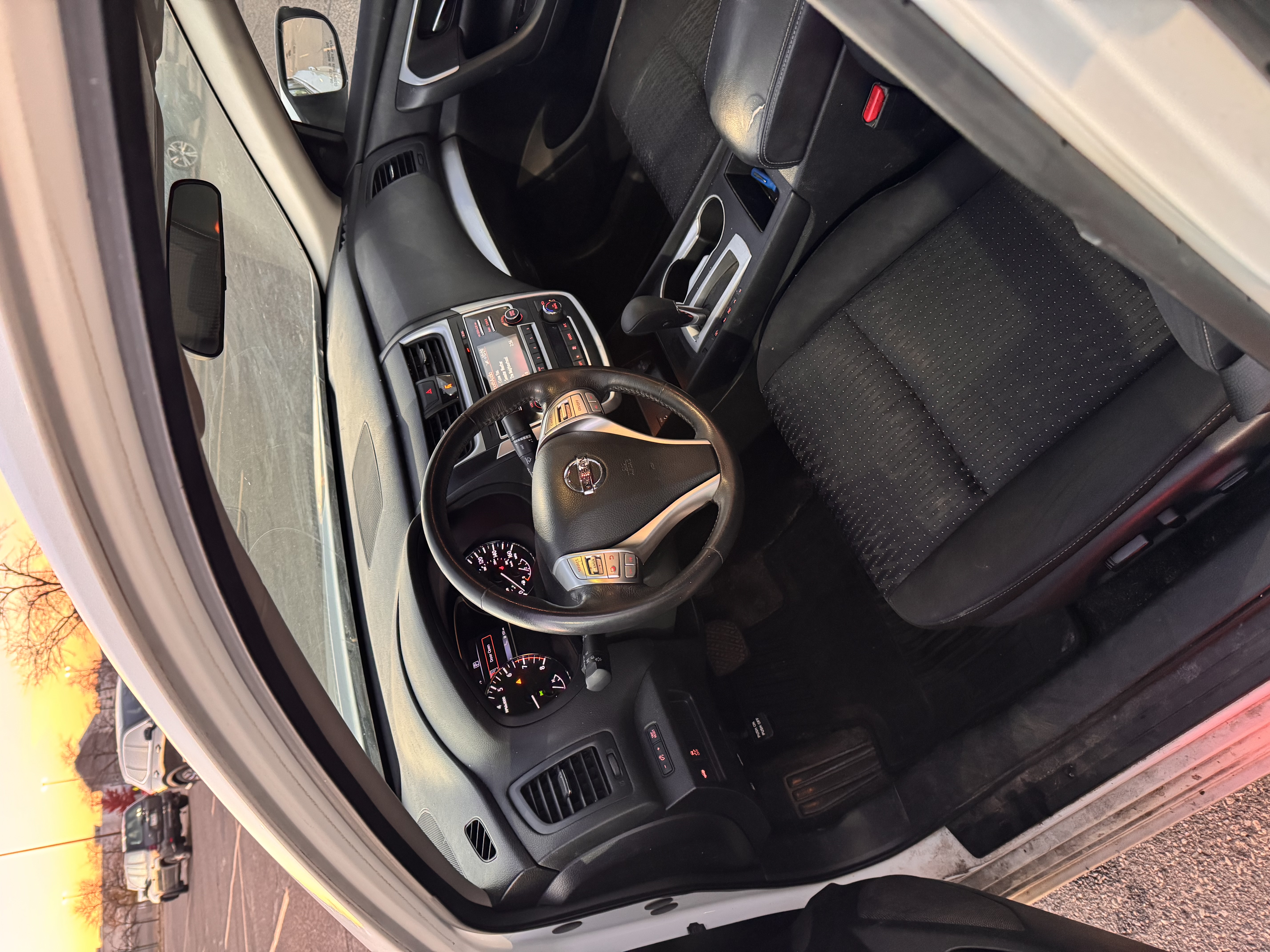 Used 2016 Nissan Altima 2.5 SV FWD image 14