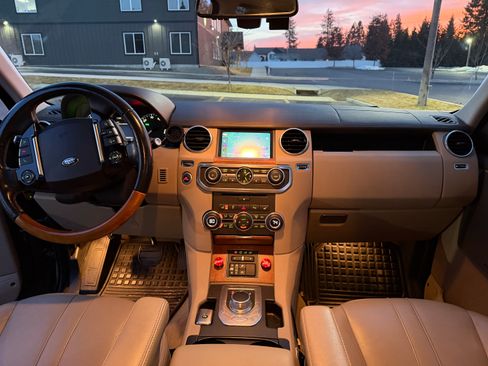 Used 2015 Land Rover LR4 HSE AWD/4WD image 17
