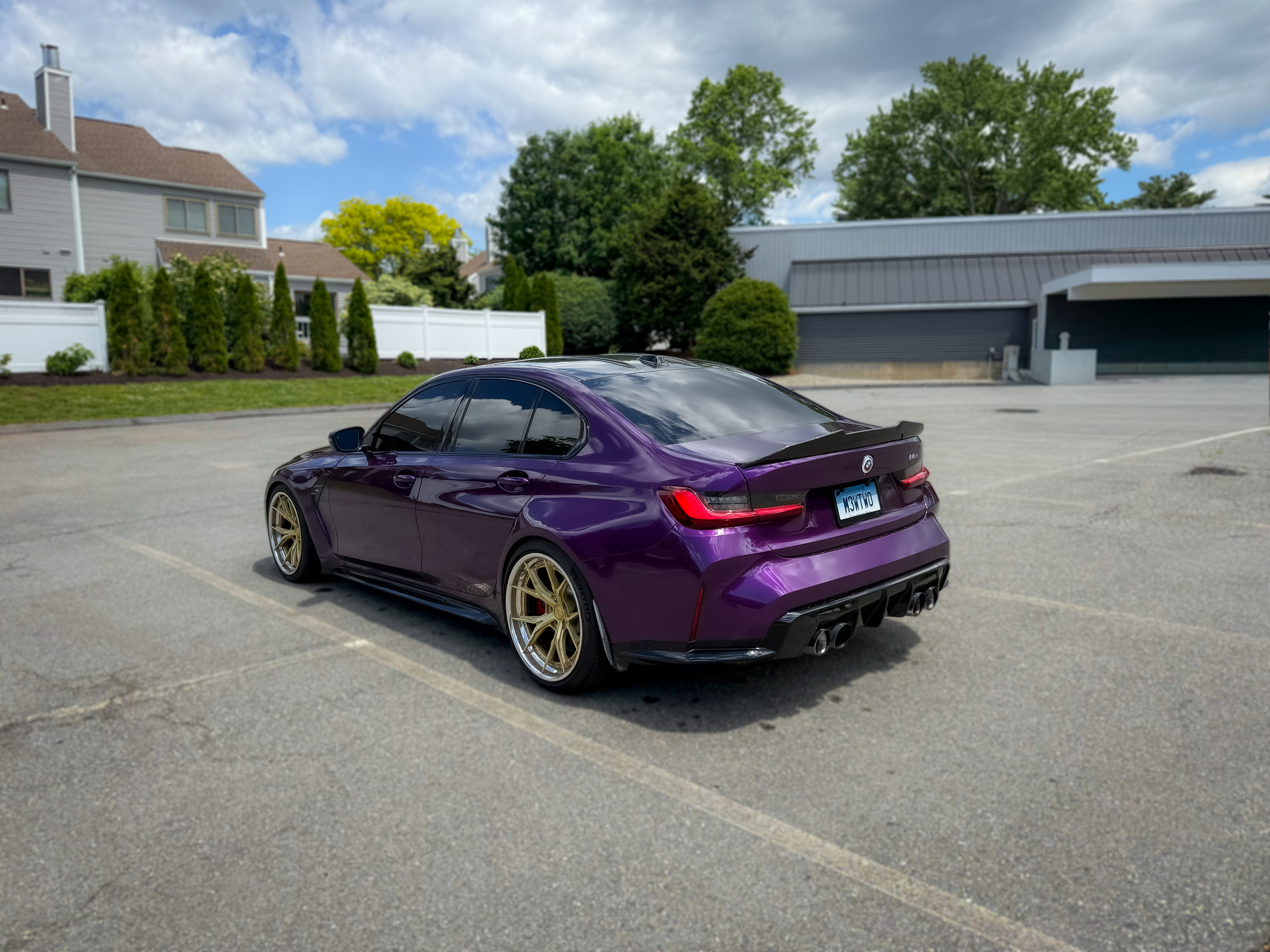 Used 2023 BMW M3 w/ M Carbon Exterior Package RWD image 9
