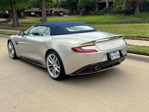 Used 2016 Aston Martin Vanquish Volante RWD image 15