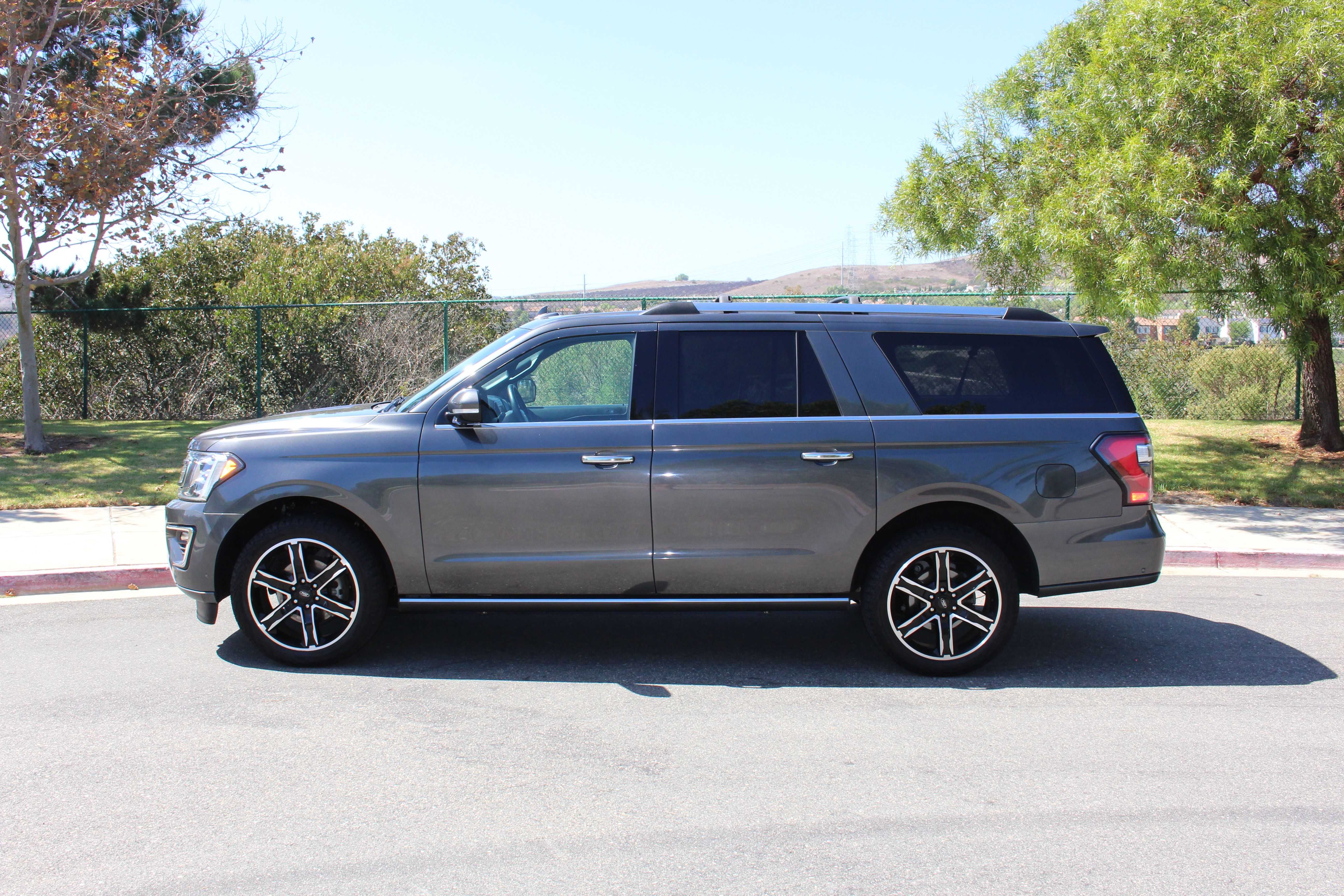 Used 2021 Ford Expedition Max Limited AWD/4WD image 2
