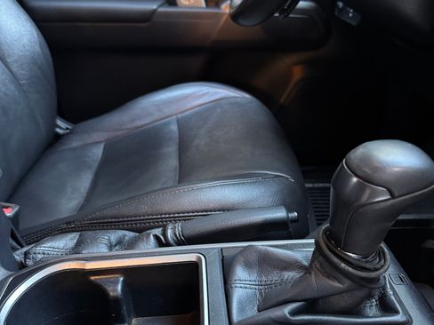 Used 2020 Toyota Tacoma TRD Sport w/ Technology Package image 10