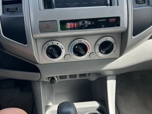 Used 2011 Toyota Tacoma PreRunner w/ SR5 Pkg #2 image 6