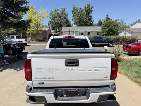 Used 2021 Chevrolet Colorado LT AWD/4WD image 9