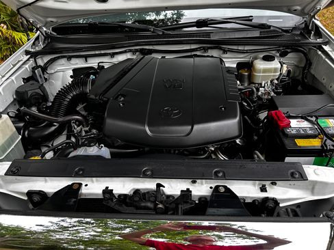 Used 2015 Toyota Tacoma 4x4 Access Cab V6 w/ TRD Off-Road Package image 15