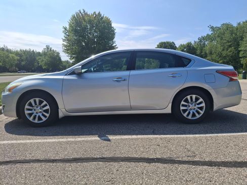Used 2015 Nissan Altima 2.5 S w/ Power Driver Seat Package FWD image 4