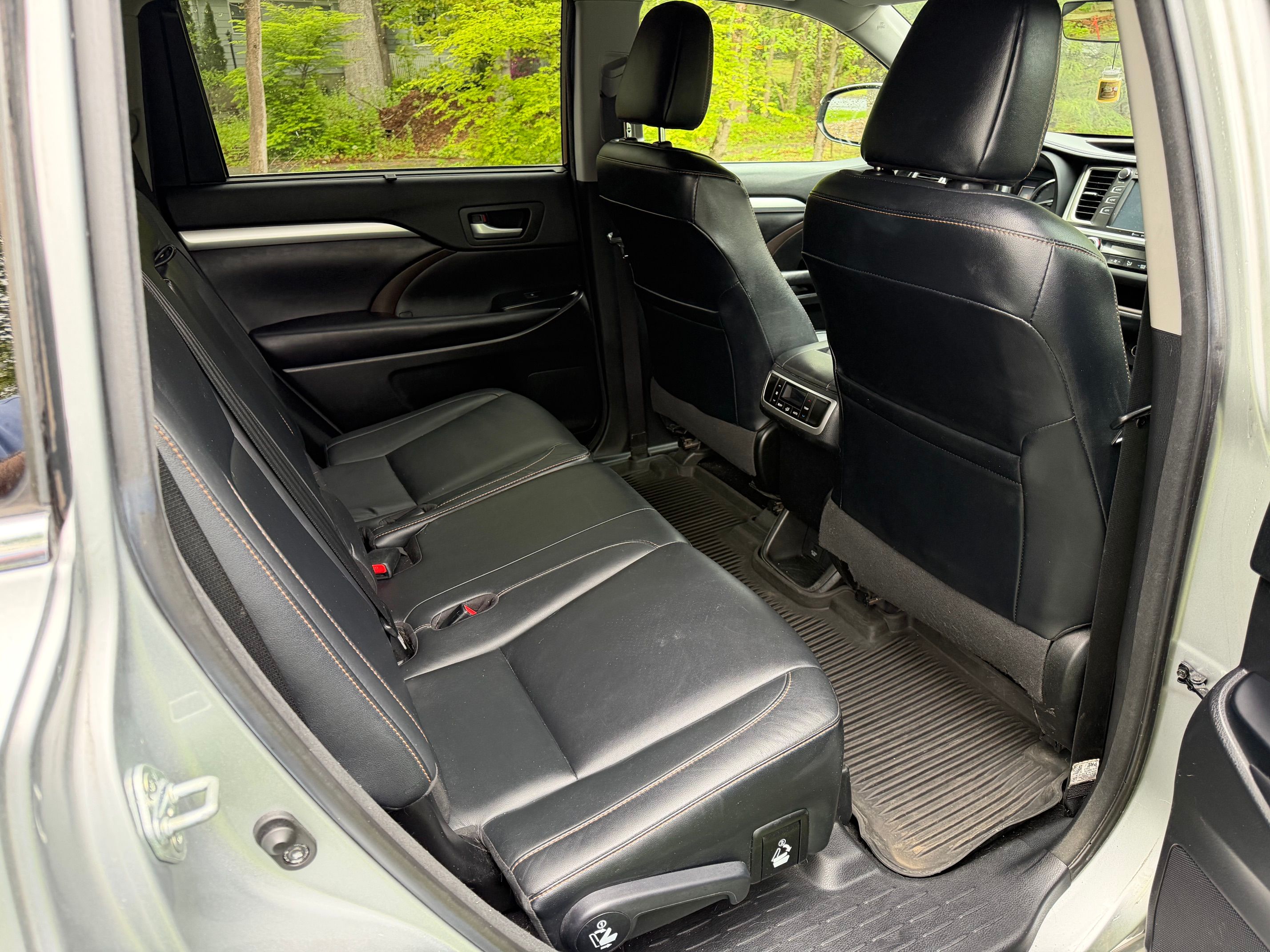 Used 2017 Toyota Highlander XLE AWD/4WD image 15