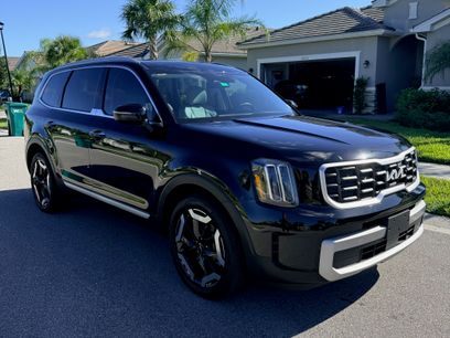 Used 2023 Kia Telluride S w/ S Sunroof Package
