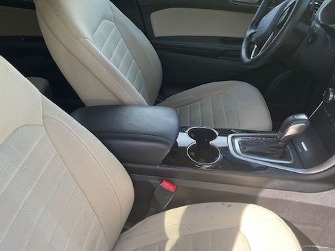 Used 2017 Ford Edge SEL w/ Cargo Accessory Package image 10