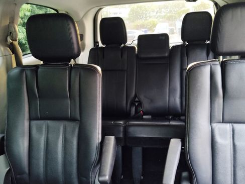 Used 2012 Chrysler Town & Country Touring w/ Entertainment Group #1 image 15