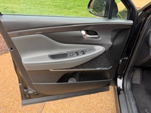 Used 2023 Hyundai Santa Fe SEL w/ Premium Package image 13