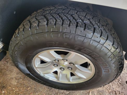 Used 2015 Chevrolet Silverado 1500 LT AWD/4WD image 11