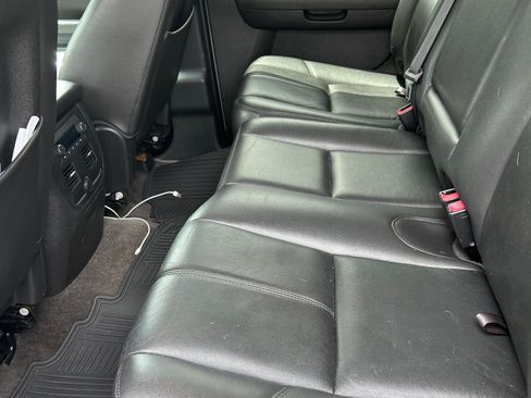 Used 2012 Chevrolet Avalanche LT w/ Suspension Package, Off-Road AWD/4WD image 9