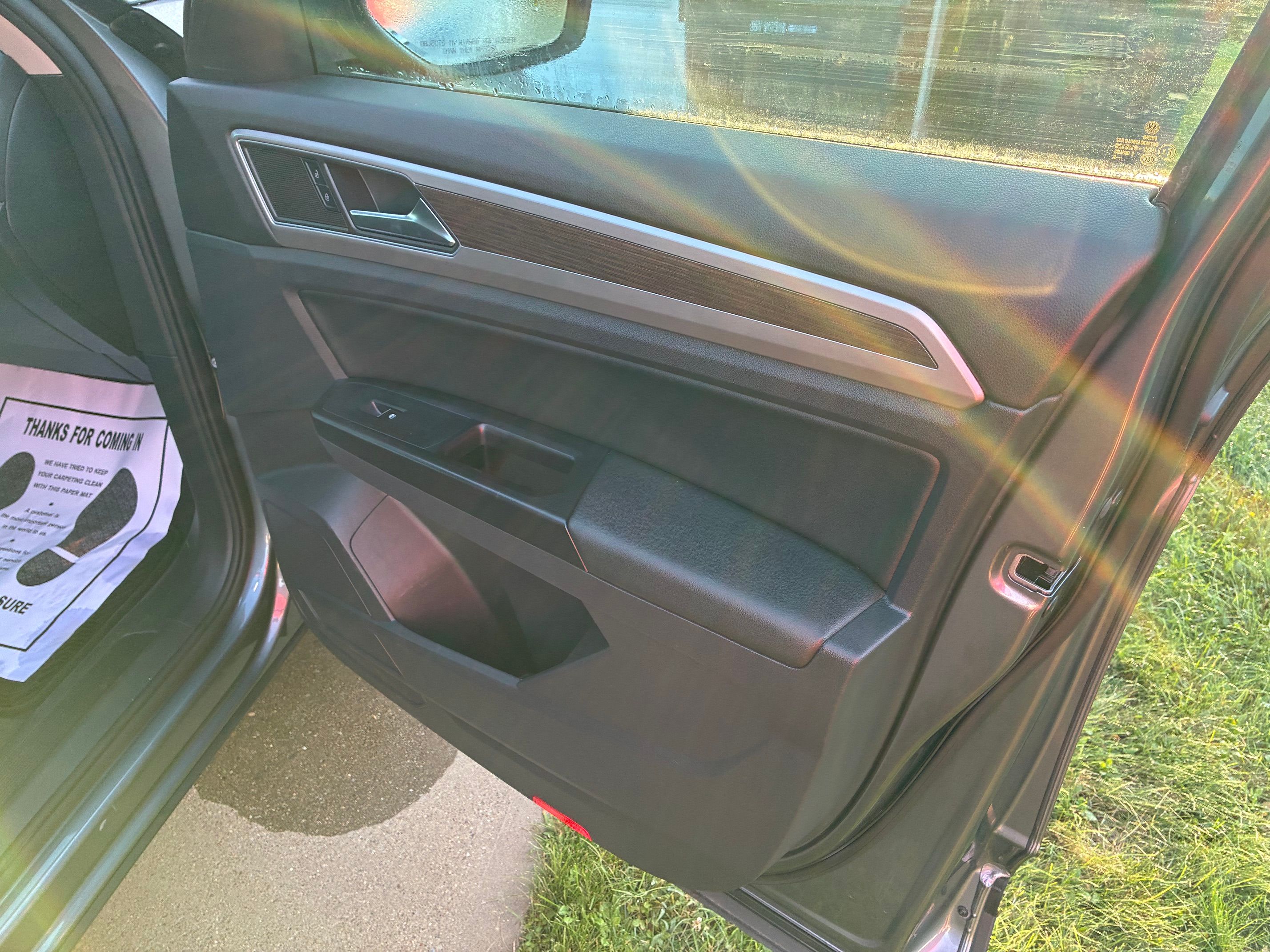 Used 2019 Volkswagen Atlas SE w/ Panoramic Sunroof Package AWD/4WD image 17