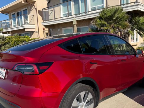 Used 2024 Tesla Model Y Long Range AWD/4WD image 6