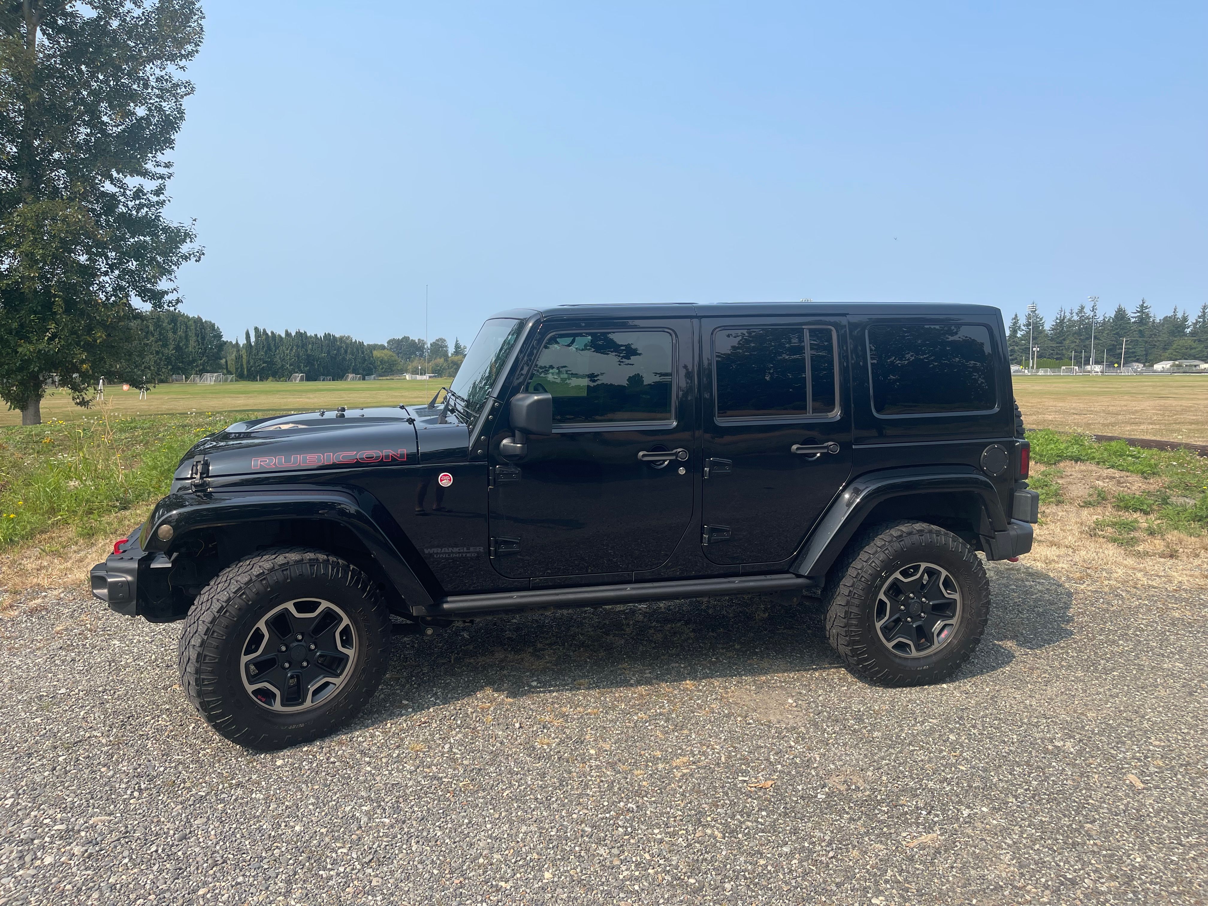 Used 2016 Jeep Wrangler Unlimited Rubicon AWD/4WD image 2