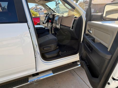Used 2012 RAM 2500 Big Horn image 9