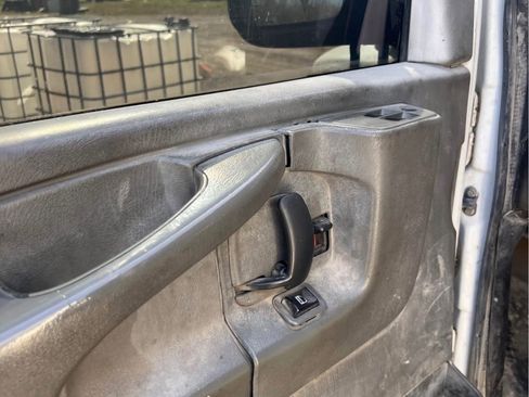 Used 2012 Chevrolet Express 3500 Extended w/ Power Package image 9