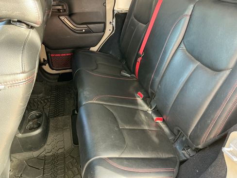 Used 2017 Jeep Wrangler Unlimited Rubicon image 17