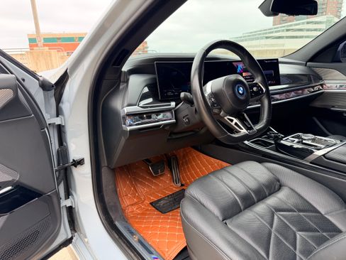 Used 2024 BMW 750e xDrive AWD/4WD image 18