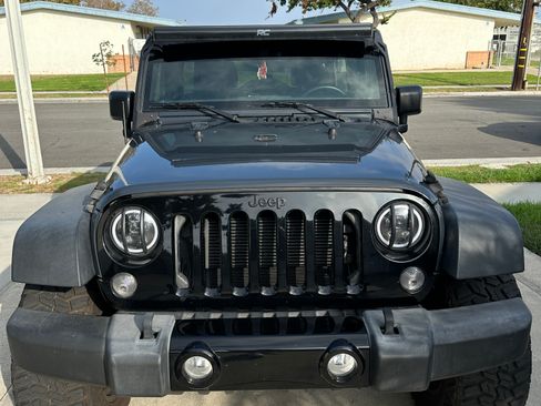 Used 2018 Jeep Wrangler Unlimited Sport image 17