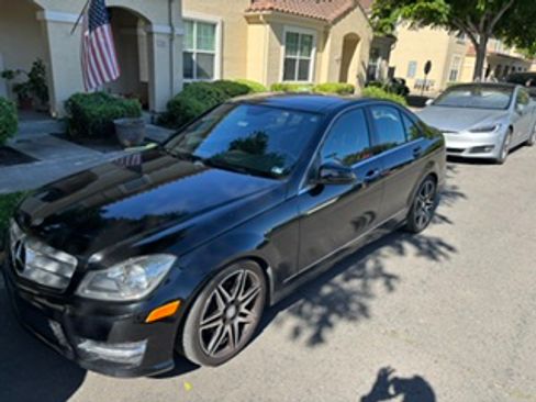 Used 2013 Mercedes-Benz C 250 Sedan image 4
