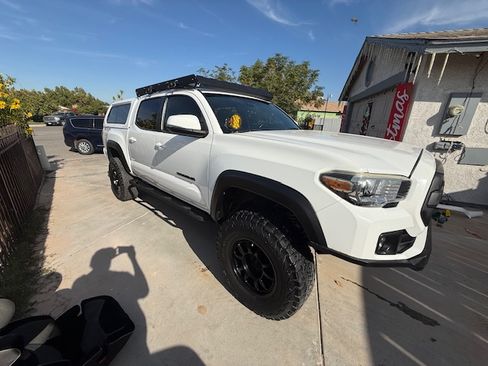 Used 2019 Toyota Tacoma TRD Off-Road image 15