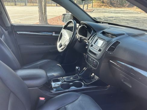 Used 2015 Kia Sorento EX FWD image 4