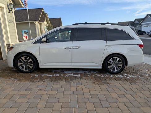 Used 2014 Honda Odyssey Touring Elite image 2