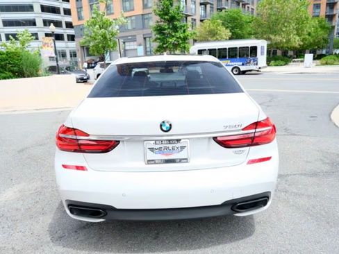 Used 2019 BMW 750i w/ Executive Package RWD image 12