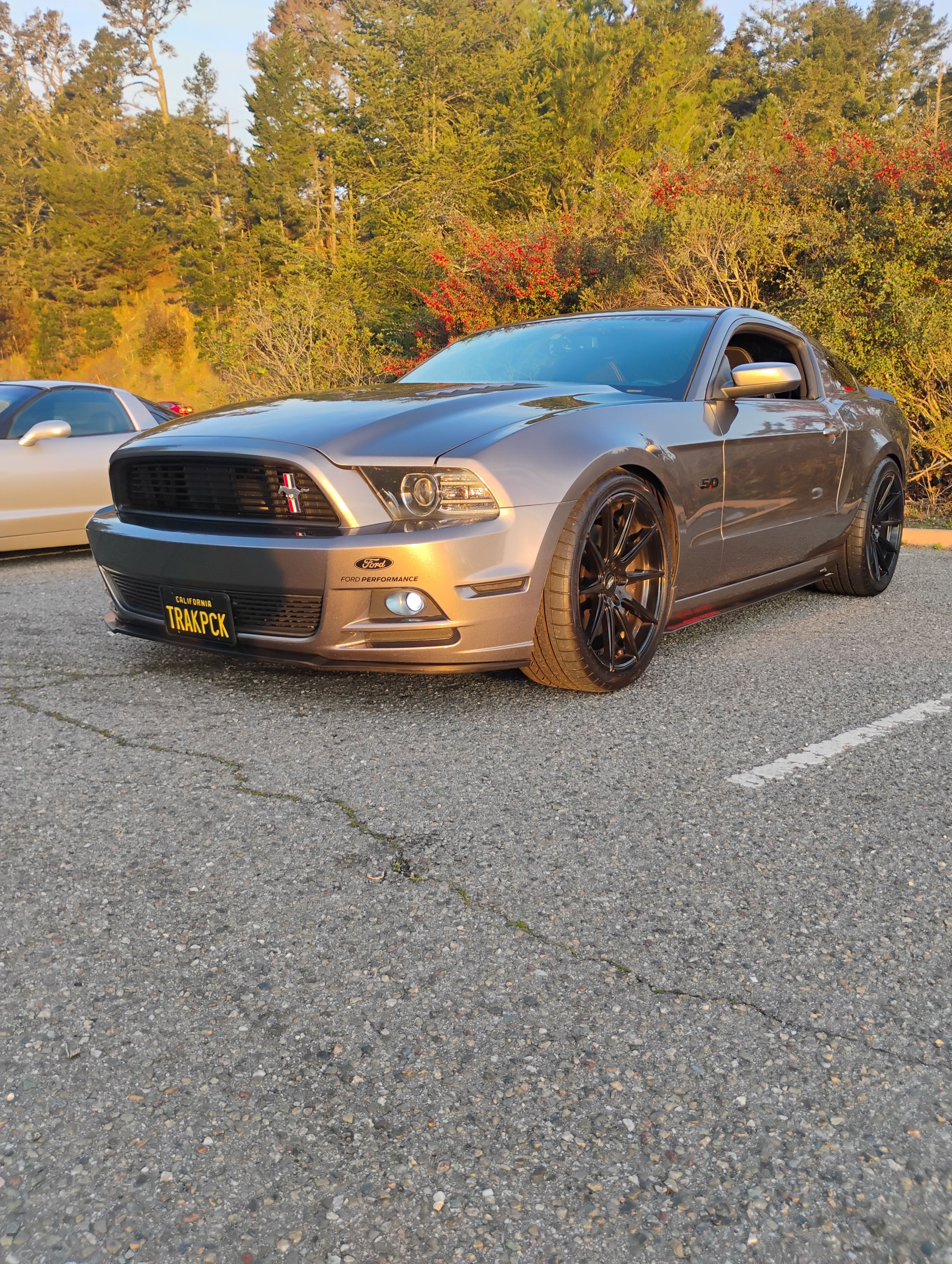 Used 2014 Ford Mustang GT Premium w/ GT Track Package RWD image 6