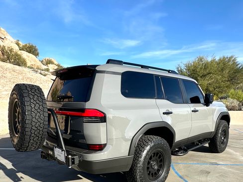 Used 2025 Lexus GX 550 image 6