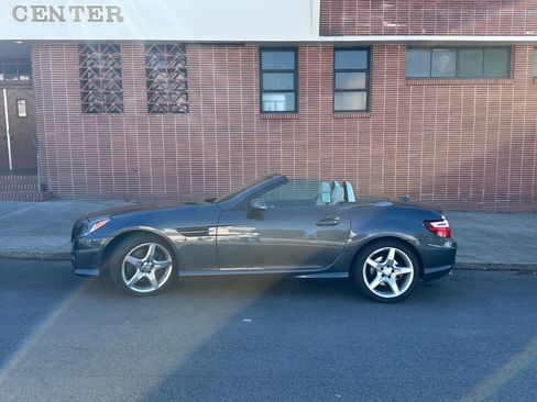 Used 2014 Mercedes-Benz SLK 250 image 6