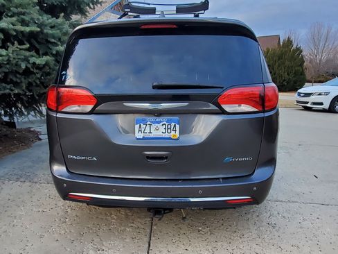 Used 2018 Chrysler Pacifica Limited w/ Advanced Safetytec Group image 4