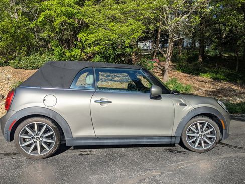 Used 2016 MINI Cooper Convertible FWD image 2