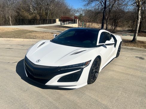 Used 2017 Acura NSX image 2