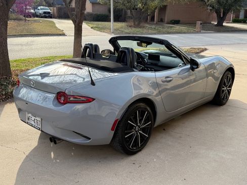 Used 2024 MAZDA MX-5 Miata Grand Touring w/ Weather Package image 4