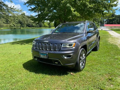 Used 2017 Jeep Grand Cherokee Overland AWD/4WD image 1