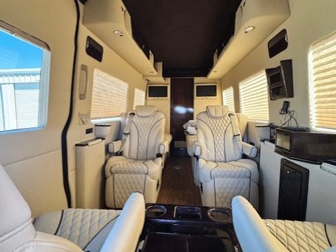 Used 2020 Mercedes-Benz Sprinter 3500 image 21