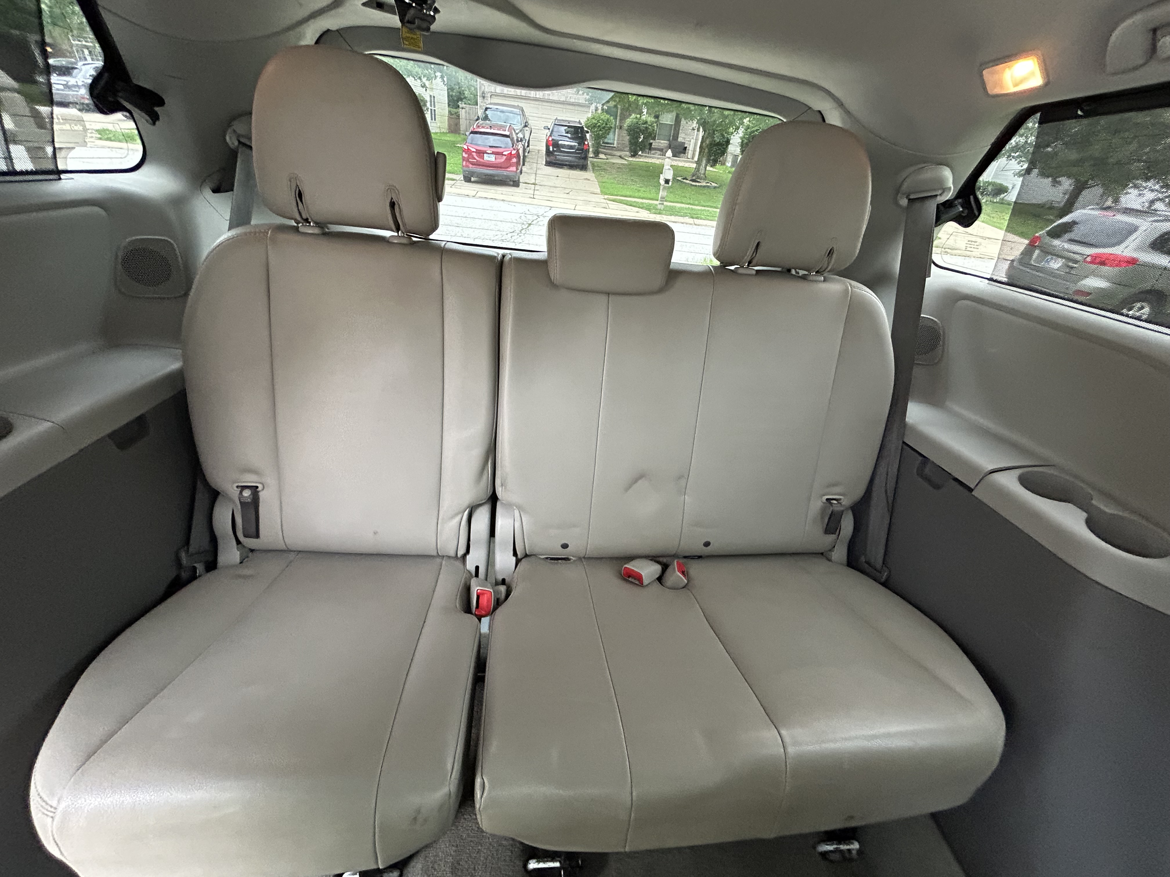 Used 2011 Toyota Sienna XLE w/ Premium Pkg FWD image 12