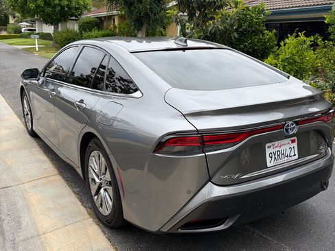 Used 2022 Toyota Mirai w/ Advanced Technology Package RWD image 5