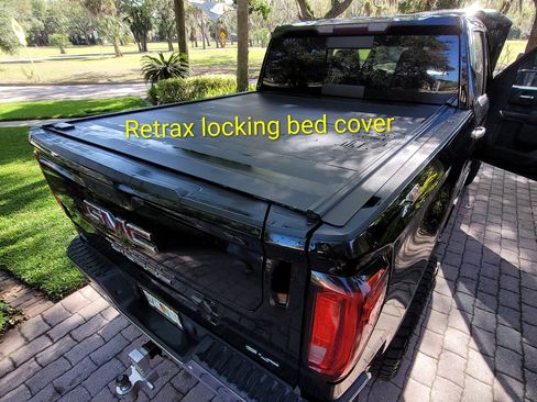 Used 2020 GMC Sierra 1500 SLT w/ SLT Premium Plus Package AWD/4WD image 11