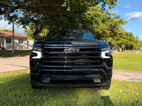 Used 2024 Chevrolet Silverado 1500 High Country w/ Midnight Edition image 2