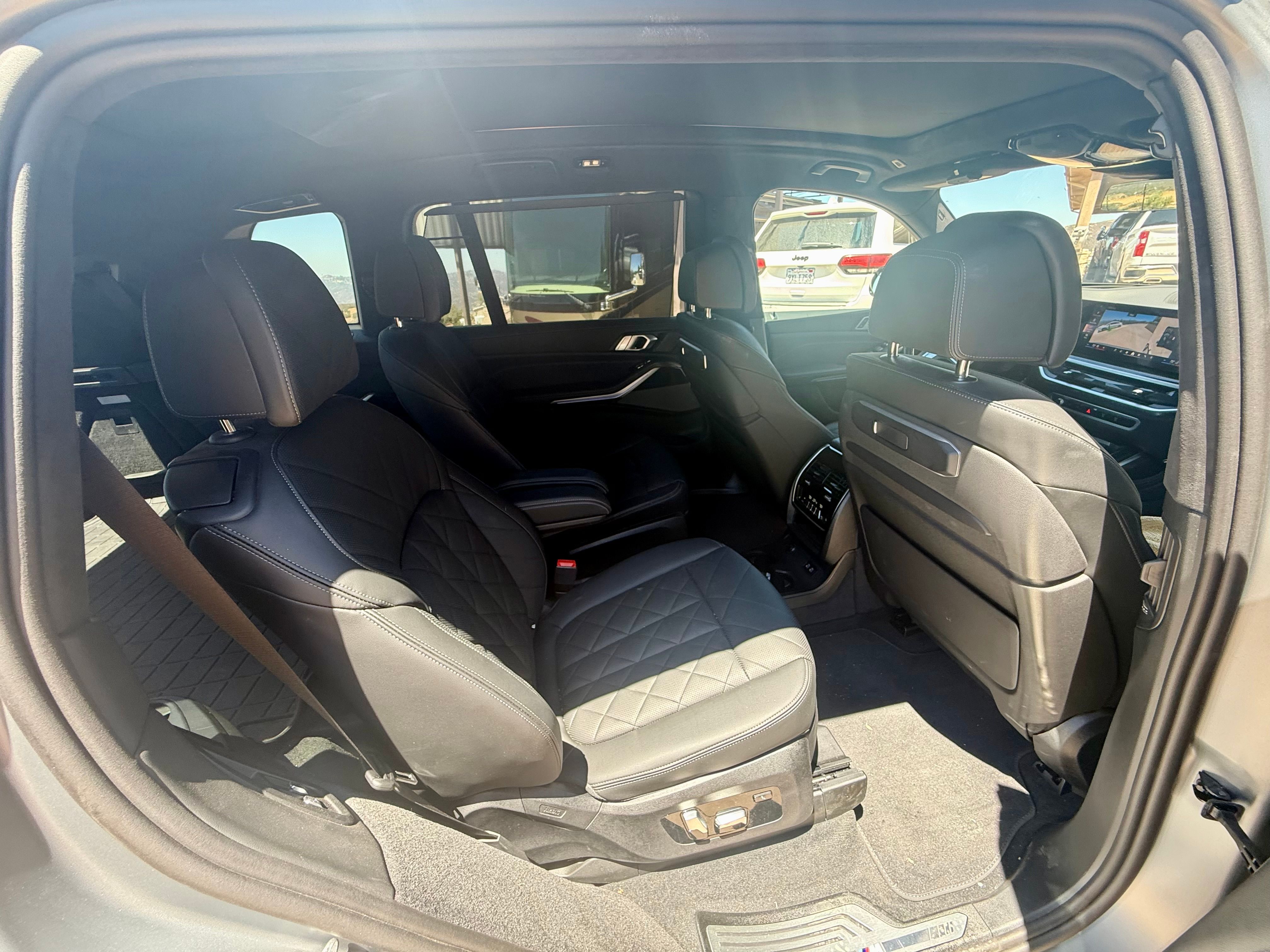 Used 2025 BMW X7 xDrive40i w/ Executive Package AWD/4WD image 8