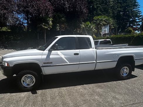 Used 1997 Dodge Ram 2500 Truck 4x4 Club Cab image 1