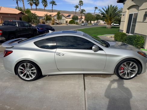 Used 2013 Hyundai Genesis 3.8 image 8